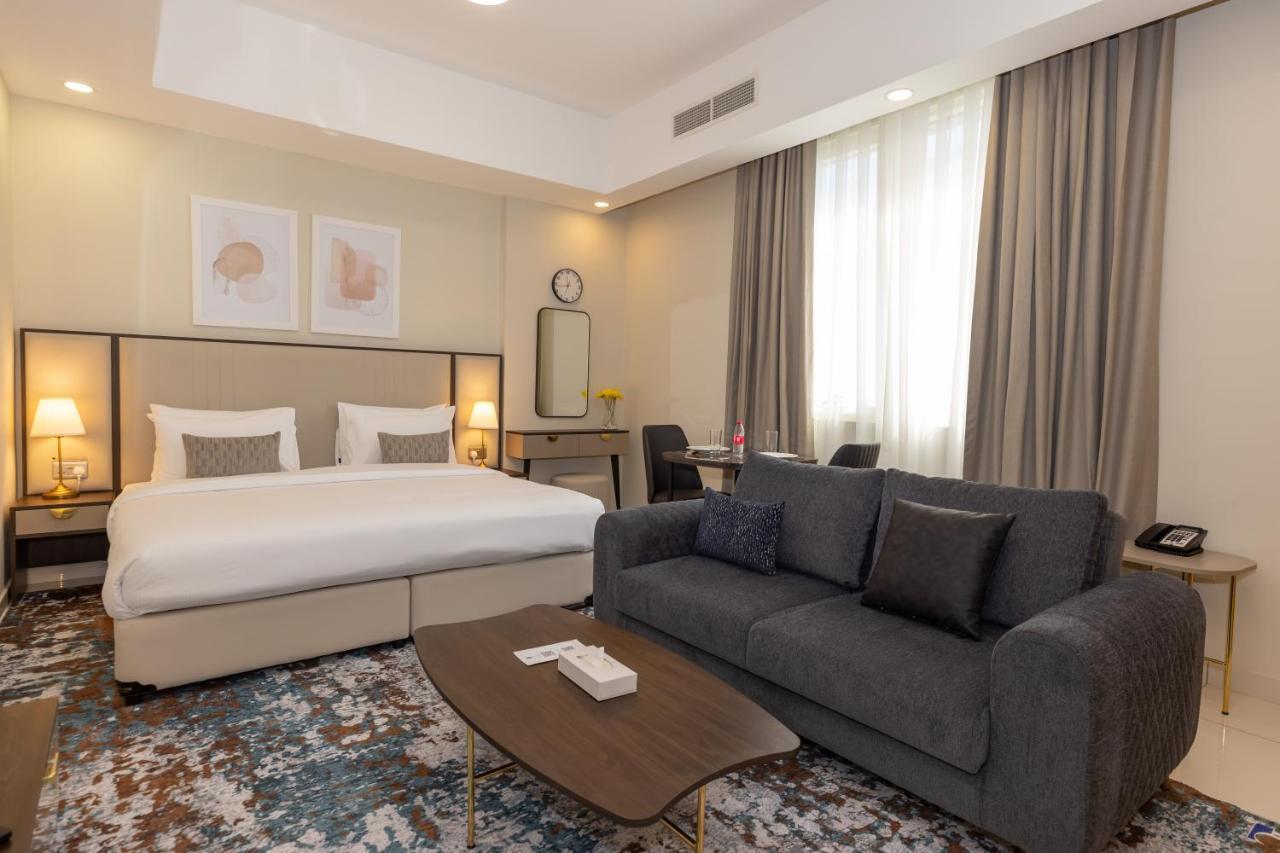 الفجيرة Platinum Coast Hotel Apartments المظهر الخارجي الصورة A room at the hotel